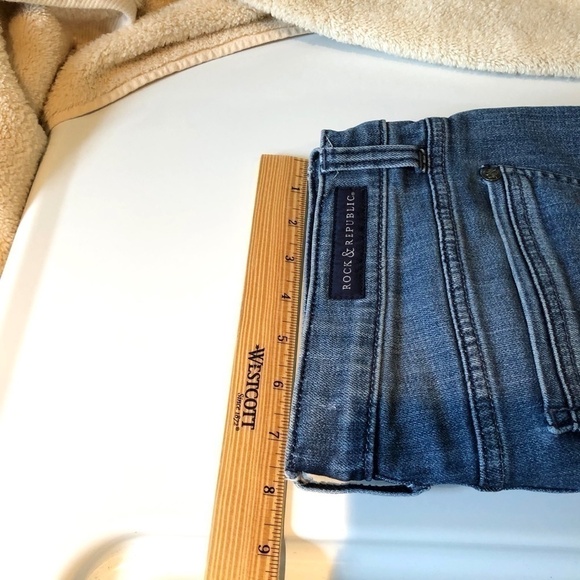Rock & Republic Jeans Emo Mid Wash High Rise Ankle Slightly Distressed (10) - Picture 9 of 10